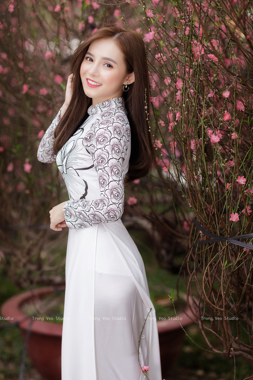 刀光剑影:双方实力对比让人不禁为之动容,刀光剑影下一句怎么说